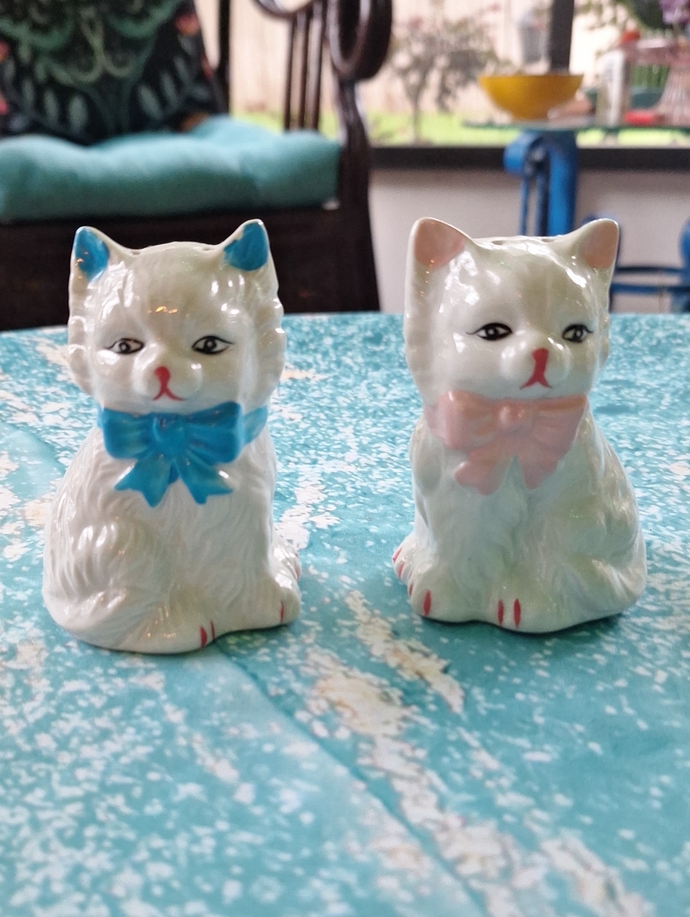 Ceramic White Cat Figurine Salt and Pepper Shakers with Blue and Pink Bows